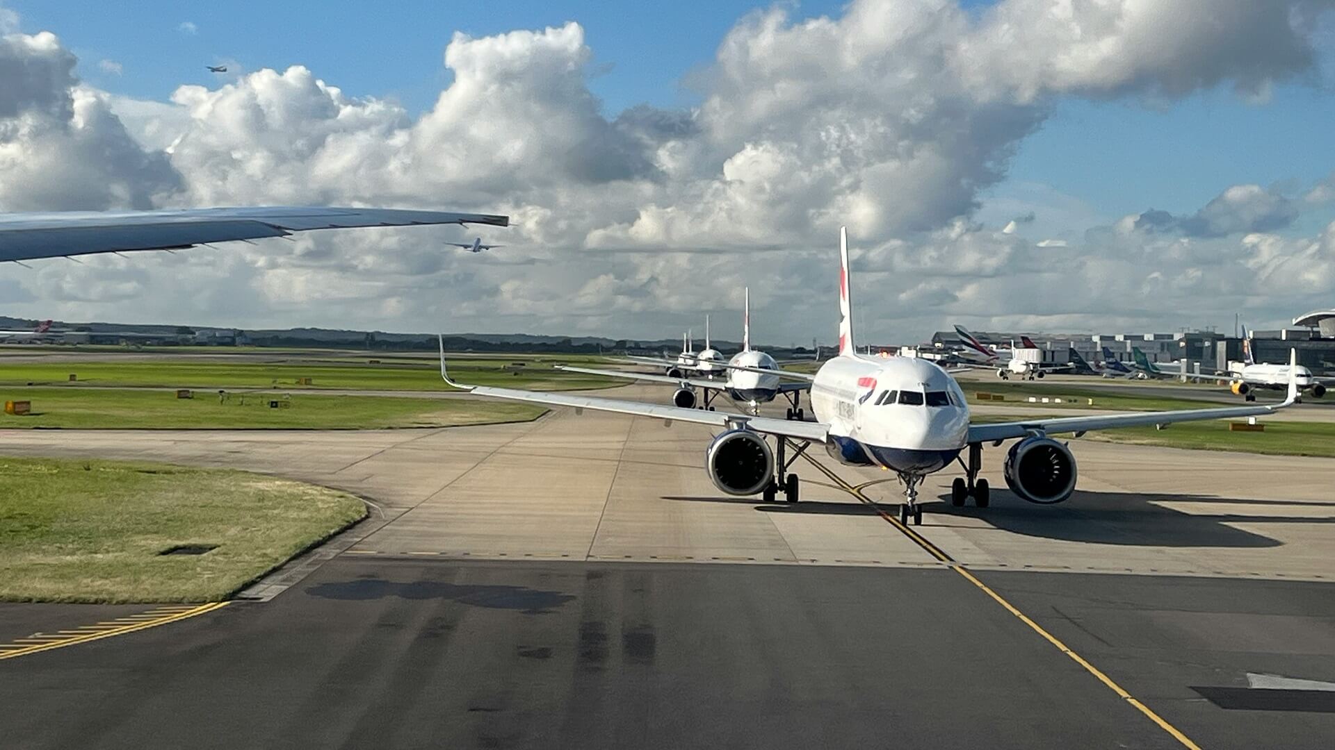 Experience Luxury Minibus Hire London for International Tourists in London