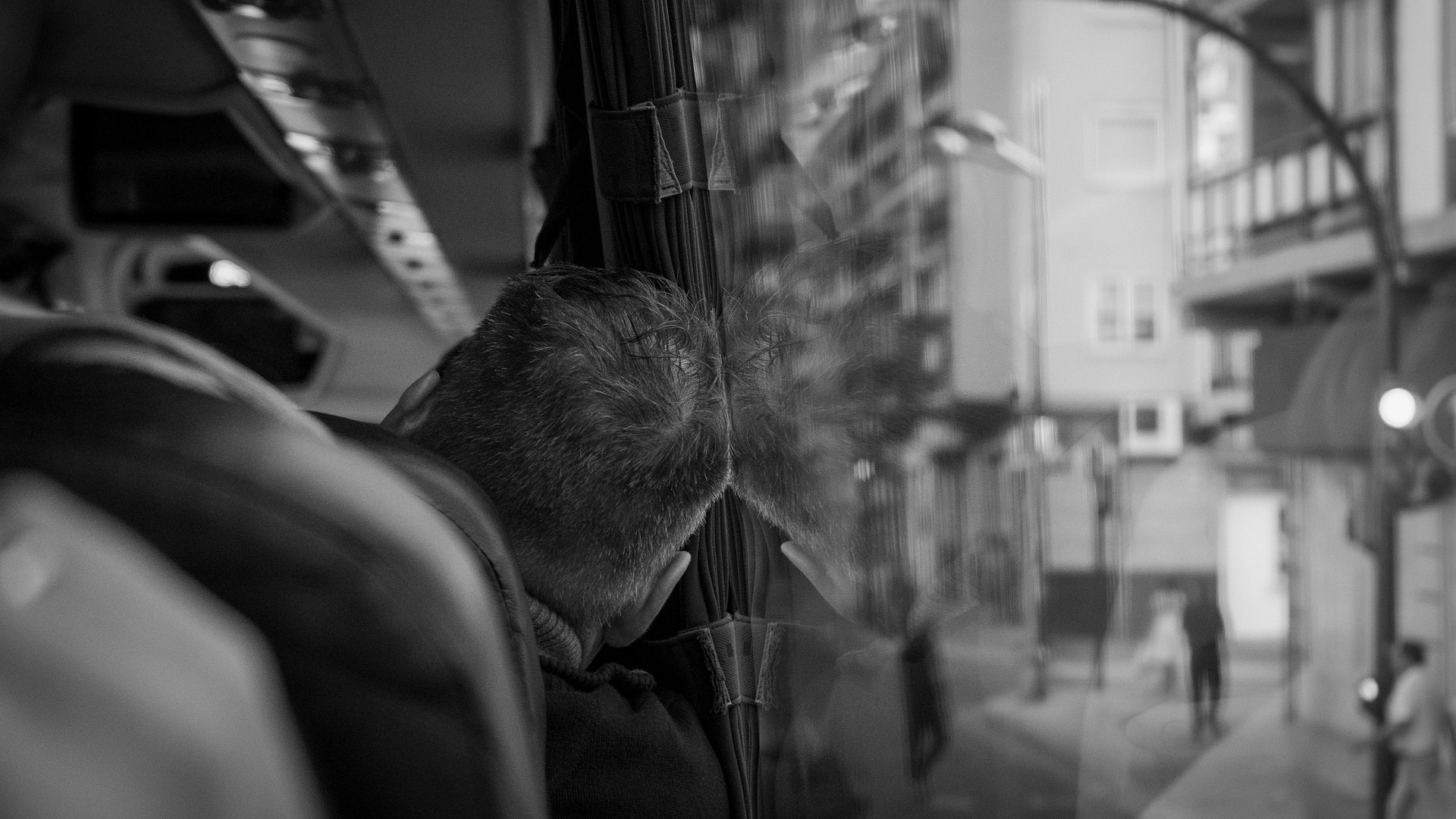 Effortlessly Arrange Coach Hire for Corporate Day