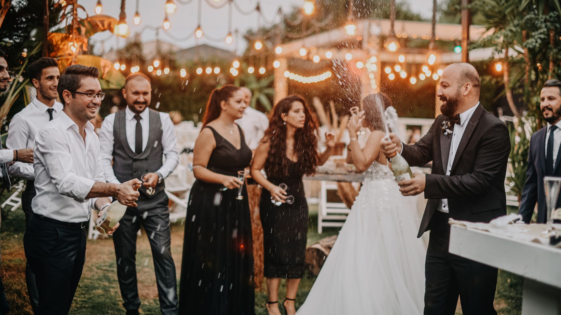 Top Tips for Affordable Minibus Hire for Weddings and Events