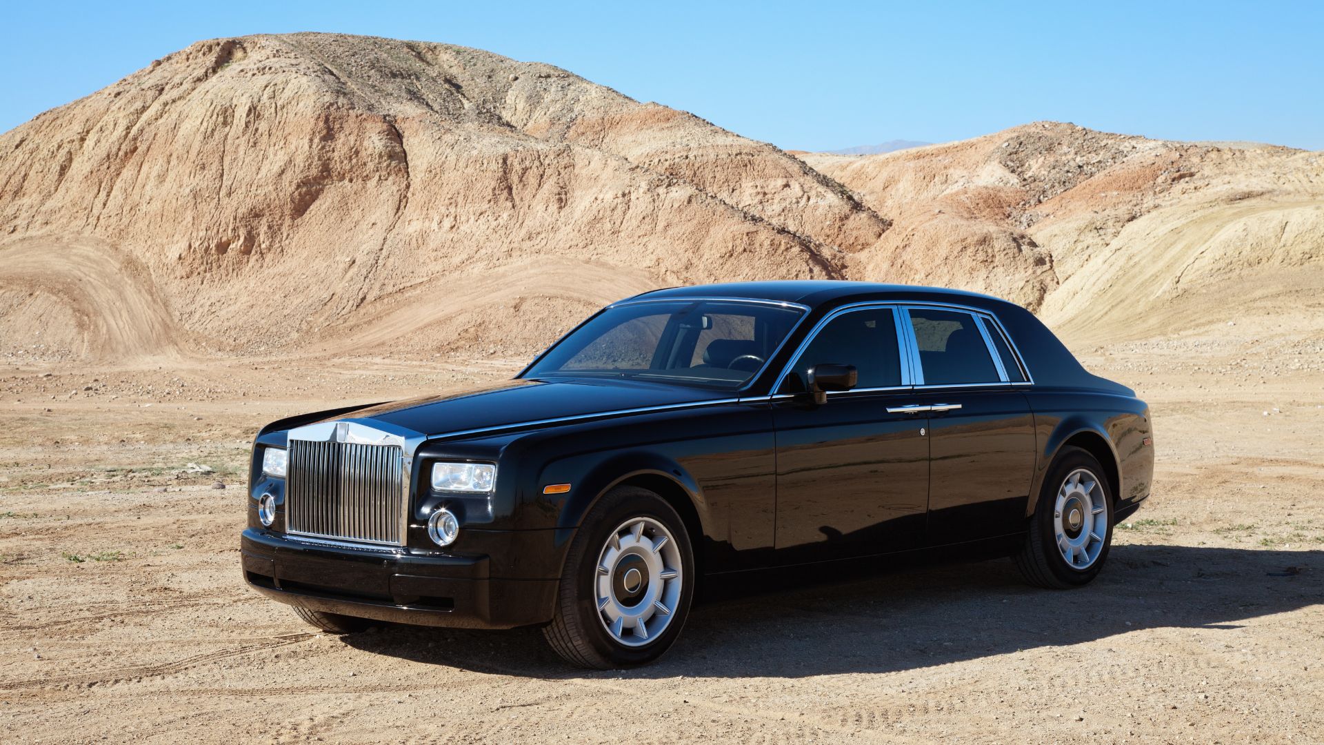 Why Rolls Royce Phantom is the Ultimate Luxury Car for your London Wedding?
